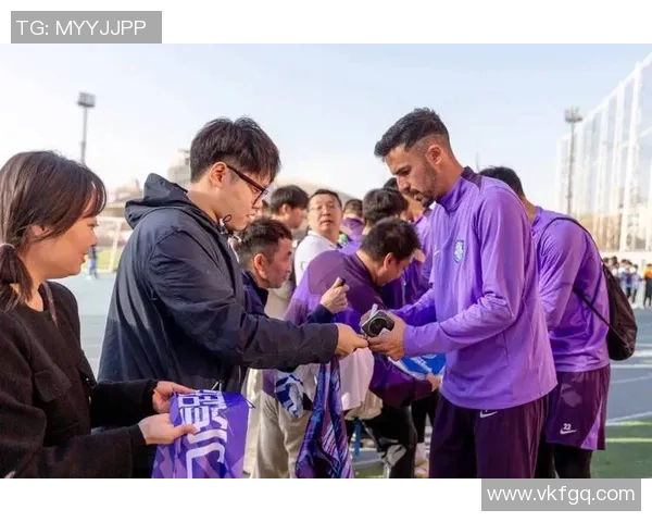 足球球队粉丝互动新模式探索让球迷与球队更紧密相连的创新方式