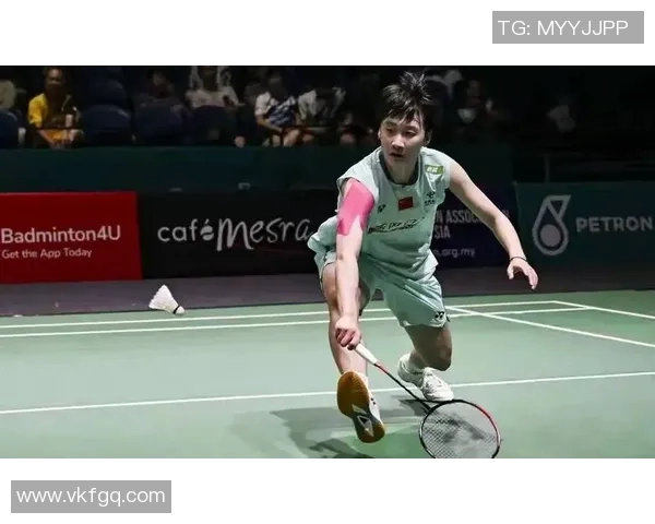 陈雨菲在女单比赛中灵活调整战术展现出超强应变能力与竞技智慧