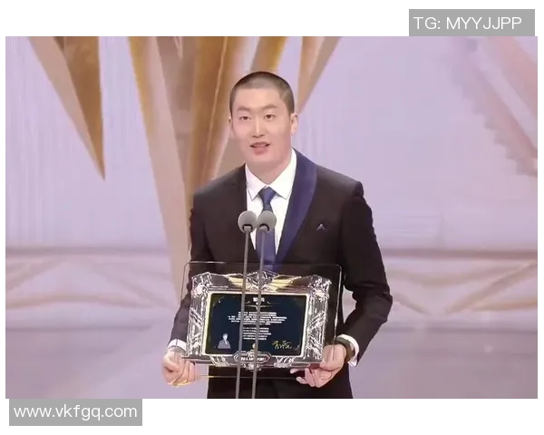 体育赛事解说阵容揭秘：明星解说员与新秀的精彩碰撞与合作